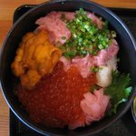 きたづめ - 三色丼（うに・イクラ・中落ち）