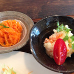円山惣菜 - 小鉢２種は選択できます。人参のラぺ、ポテサラ
