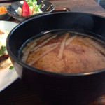 円山惣菜 - 味噌汁　大根の具材　熟成した味噌がうまい