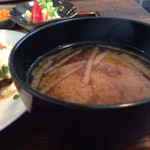 円山惣菜 - 味噌汁　大根の具材　熟成した味噌がうまい