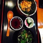 楽味亭さざえ - ウニ丼