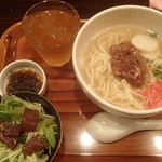うるま食堂 - ソーキそば・ミニ丼セット950円