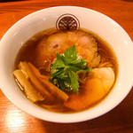 鶏醤油らぁ麺！！( *´艸｀)