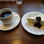 珈琲タートル - コーヒー　レアチーズケーキ
