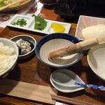 佐嘉平川屋 - 食事は温泉湯豆腐の定食のみ。