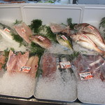 マルトモ水産 鮮魚市場 - 