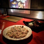 Dotto - 屋根裏みたいなスペースで、煮付け・シラスときのこの焼き飯を。