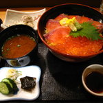日本料理 「源氏」 - 北海道鮭親子丼　1900円