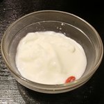 Mim Min - 珉珉風生姜焼き定食 500円 の杏仁豆腐