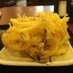 丸亀製麺 - 【2015年08月】リニューアルした「かき揚げ」は、厚さが有って面も大きいんです。