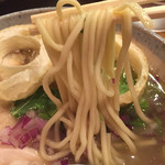 らーめん専門 和海 - 麺、持ち上げ