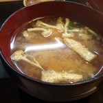 魚食処 ひよし - 味噌汁は、豆腐と揚げ