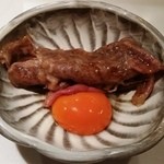 おにく 花柳 - 和牛焼きすき焼き八ヶ岳卵