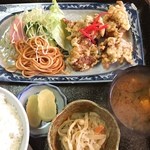 矢久羅食堂 - とりから揚げ、ハムスパゲティ、千切煮