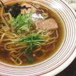 らーめん奏 - ランチセット（しょうゆらーめん中＋ライス、小鉢）　680円＋150円