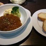 カフェ ボン ボヤージュ - カレーハンバーグとバケット