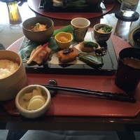 青山 星のなる木 - 八寸とご飯、お漬物、赤だしのお味噌汁（←素晴らしいお味です）