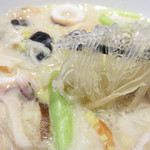華風 福寿飯店  - 麺は春雨です。あっさりミルキーな鶏白湯が美味しかったです。
