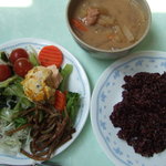 toukyoudaigakuhongoudainishokudou - 黒米など健康志向食品も積極的に導入