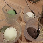 和牛 まつした - デザート４種。抹茶・バニラ・柚子・チョコ。