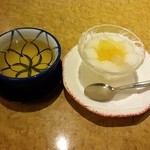 四川飯店 - 杏仁豆腐、ランチ+200円