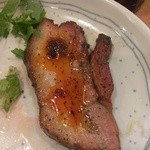 らーめん森や。 - 厚切りチャーシューステーキ-辣油をかけて(2015/9)