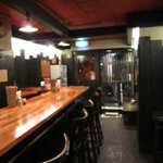 瞠 - ２１：００の店内。丁度空いている時間帯