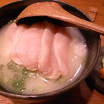 鶏一途 - 霜降り地鶏のスープ茶漬け。半生の鶏肉と鶏スープのコンビネーションが最高！