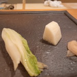 寿し処　粋 - つけもの（白菜）とわさび山芋