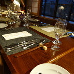 夢時庵 - １０数名のテーブルセッティング