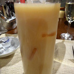 夢時庵 - ミルクたっぷりのアイスミルクティー