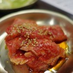 焼肉　さわぎ - カルビ定食　900円のカルビ