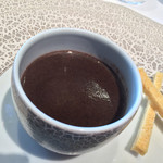 シェ・イノ - 黒トリュフのピューレをかけた温玉