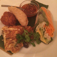 coci - 前菜：生春巻き、エビのすり身揚げ、オムレツ