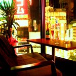 kawara CAFE＆DINING - 気になるアノ子と距離が近付く窓際カップルシート♪