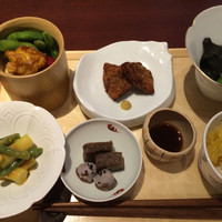 宗胡 - 6皿の小鉢 枝豆トウモロコシの天ぷら　車麩の揚げ物　茄子の煮浸し　アスパラとインゲンの酢味噌和え　小芋蒟蒻　素麺かぼちゃ