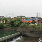 松福 - 中川対岸からの店舗外観（2015.8）