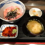 もてなしや - 中おち丼（７５０円）