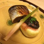 川端 - 焼き物：秋刀魚の幽庵焼き、無花果＆胡桃味噌