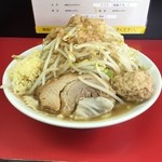 ラーメン 一心 - ラーメン並(ヤサイ、ニンニク、アブラ、肉玉)