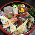 Hisazushi - 久寿司さん名物 ジャンボちらし寿司
                        ２０１５年９月１２日実食