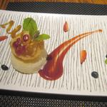 トラットリア ダイ パエサーニ - パンツアブルッツォ酒とバニラの香りのパフェ　￥750