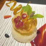 トラットリア ダイ パエサーニ - パンツアブルッツォ酒とバニラの香りのパフェUP