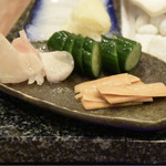 すし処金太郎 - 2015.09 漬物（キュウリ、自家製ガリ、大根の皮）