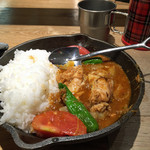 キャンプエクスプレス - 【料理】トマトと生姜のチキンカレー