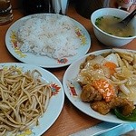 珉珉 - ②豚肉のうま煮定食650円。