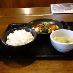 牛タン食堂 麦とろや - 具だくさんタンシチュー定食？？