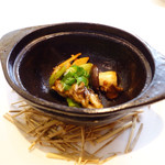 海鮮名菜　香宮 - 岩牡蠣の生姜炒め  これもとても綺麗な仕事です。