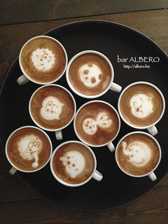 h ALBERO - 種類豊富なデザインカプチーノ。ランチタイムは＋100円でお楽しみ頂けます！