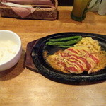 ホンキー トンク - チキングリル・サルサ＆ハニーマスタードソース（ライス・スープ付き、７５０円）